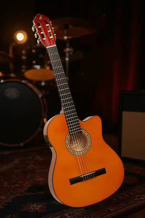 🎸 Violão Eletroacústico Clássico Nylon – Tradição, conforto e som profissional!